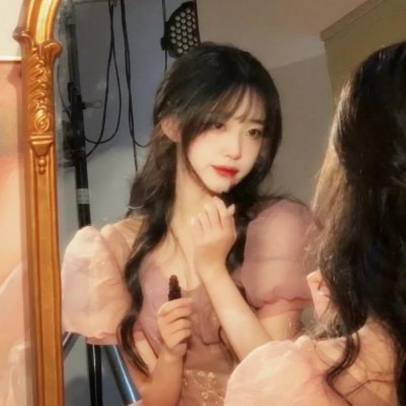 德宏私人伴游女孩自主创业王含芙