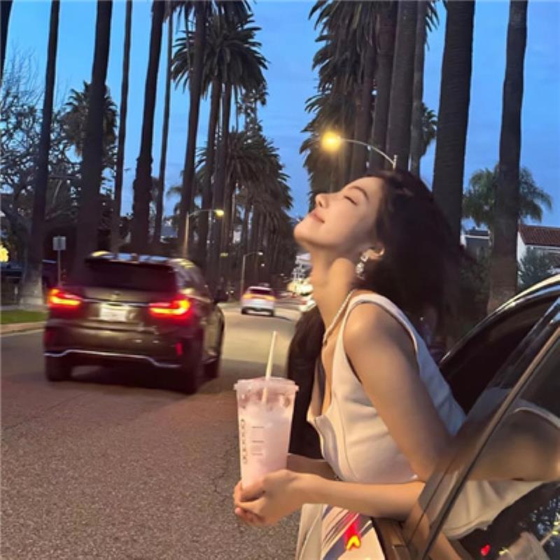 北京女伴游调酒师鲜痴旋