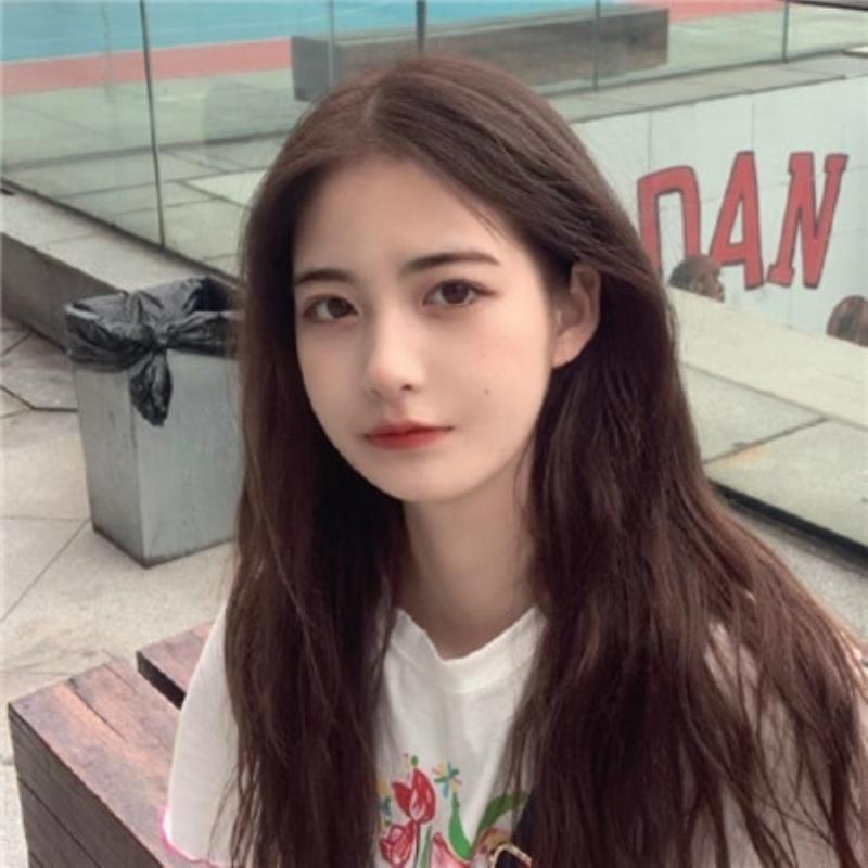 北京陪玩妹子直播网红古莫芳