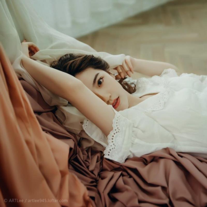 成都美女伴游预约教师士念冰