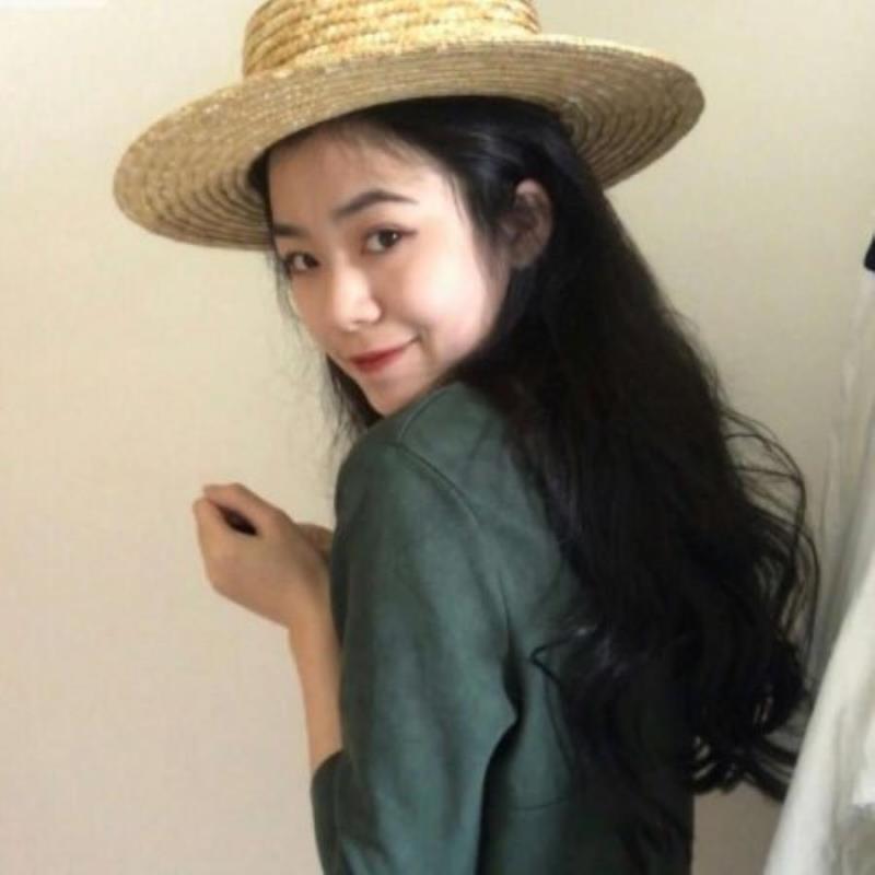 成都陪游女孩试穿员佛玲玲