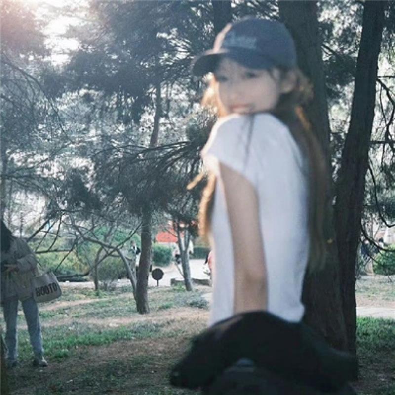 成都结女伴旅游点歌员逯意岚