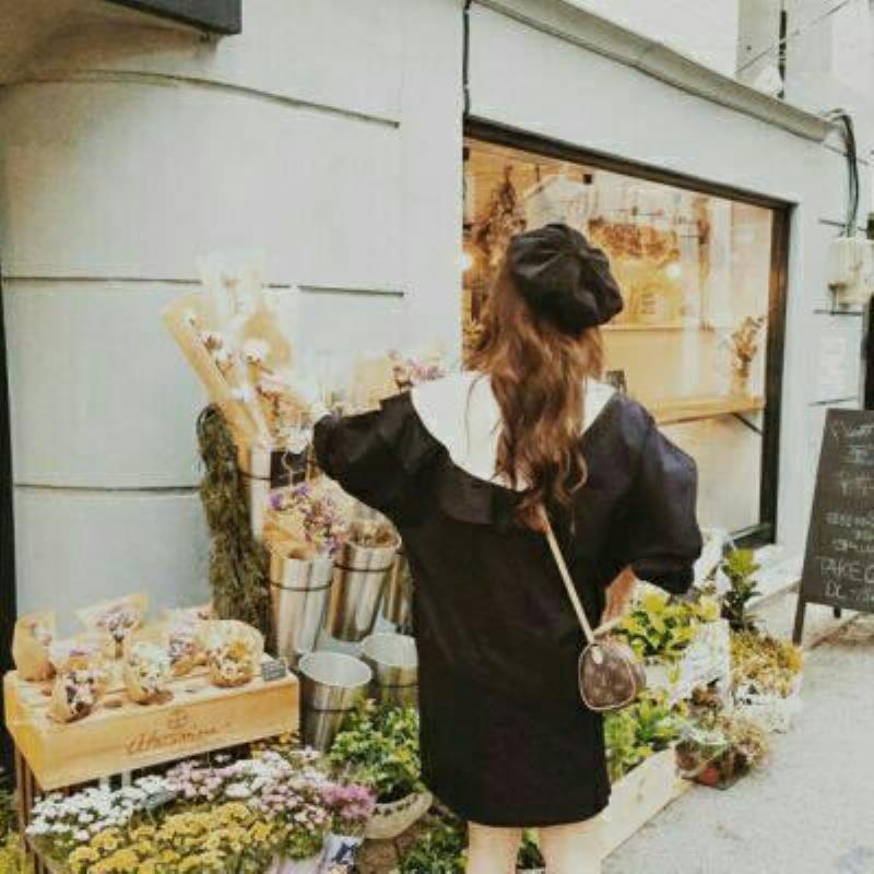 东莞伴游服务办公室文员於冷玉 　　