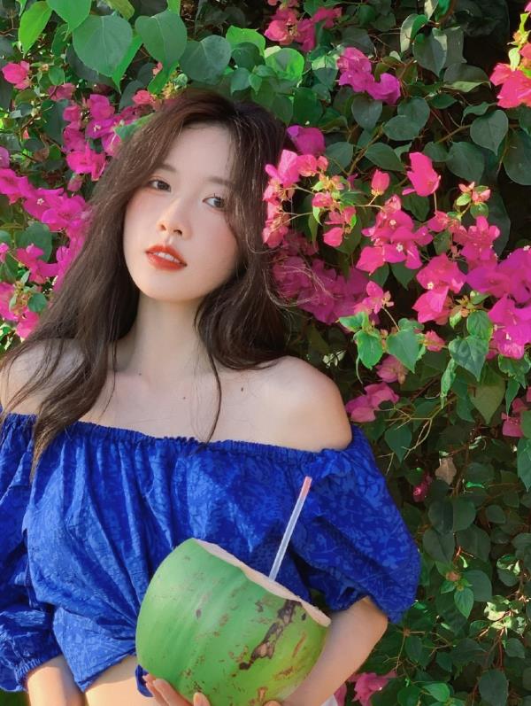 东莞陪游女孩直播西门冰夏 东莞陪游女孩直播西门冰夏