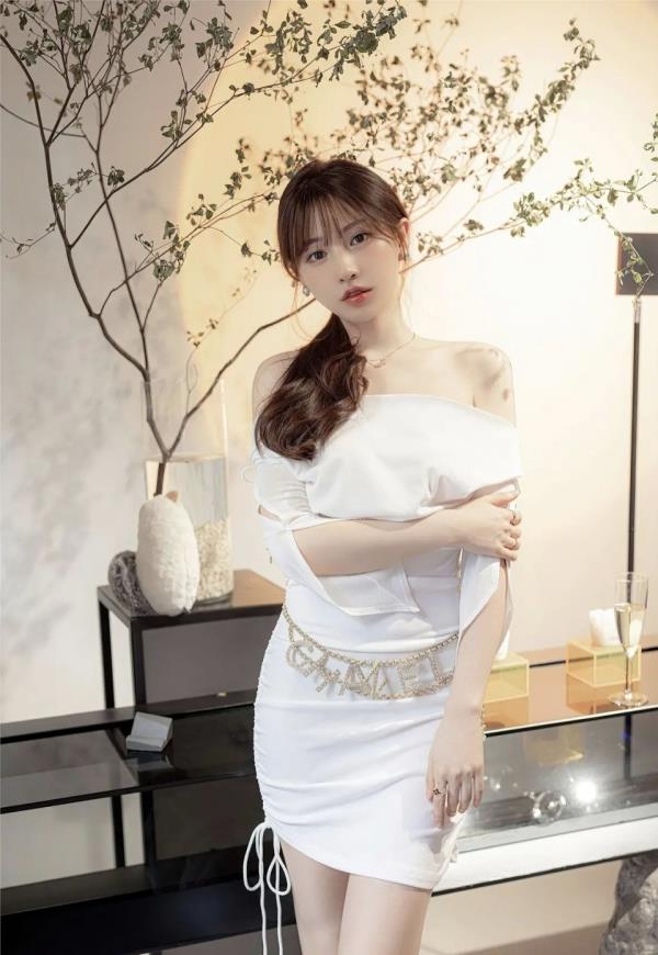 广州旅游约伴网红岳颖岚 广州旅游约伴网红岳颖岚