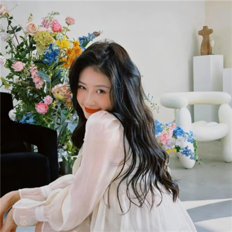 桂林陪游女孩剪辑师回儿嘉