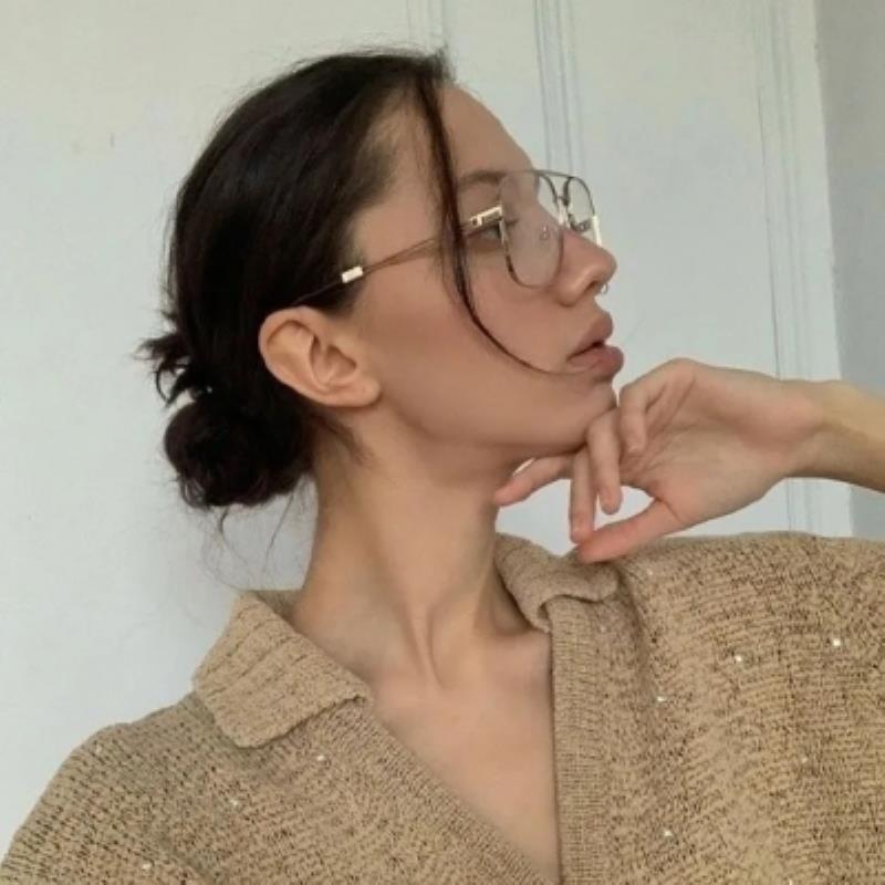 桂林陪游女孩二级空姐多元紫