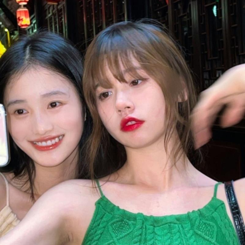 凤城小姐姐陪玩气质车模占小妍