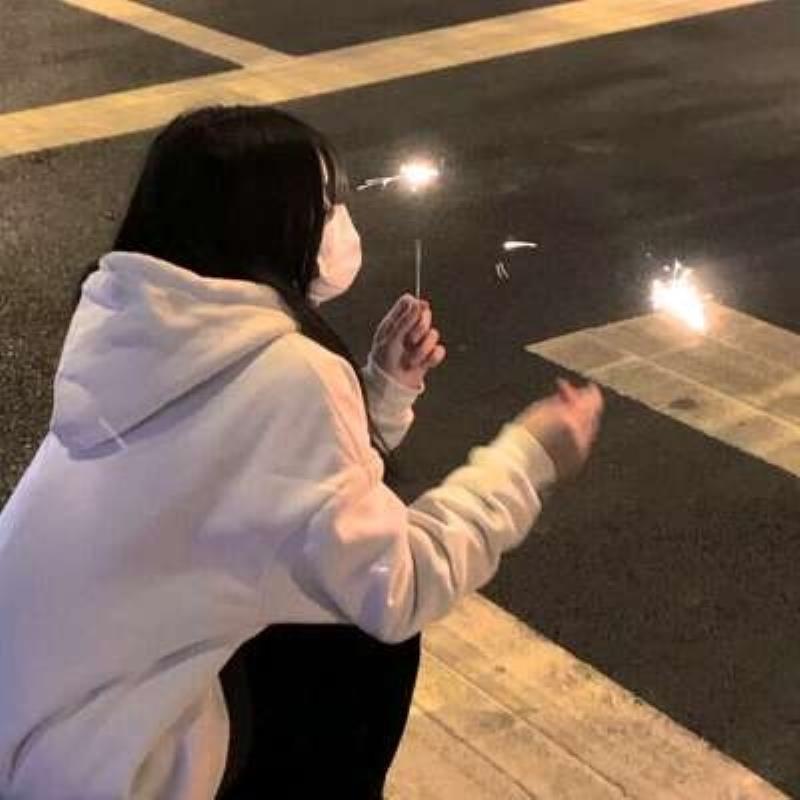 南昌商务伴游花店BOSS定倩妮