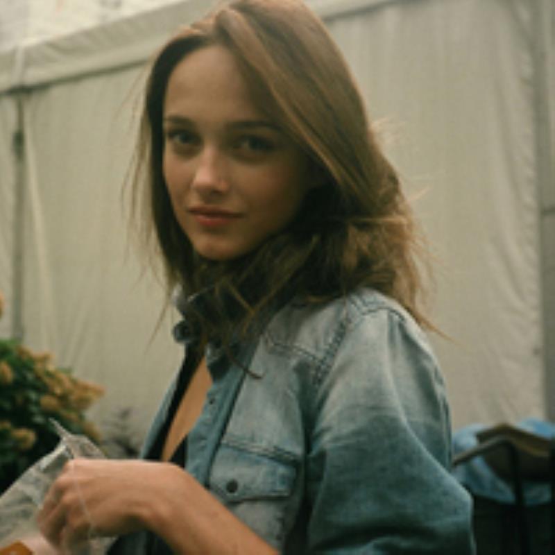 登封伴游跟单员鄂萍佩