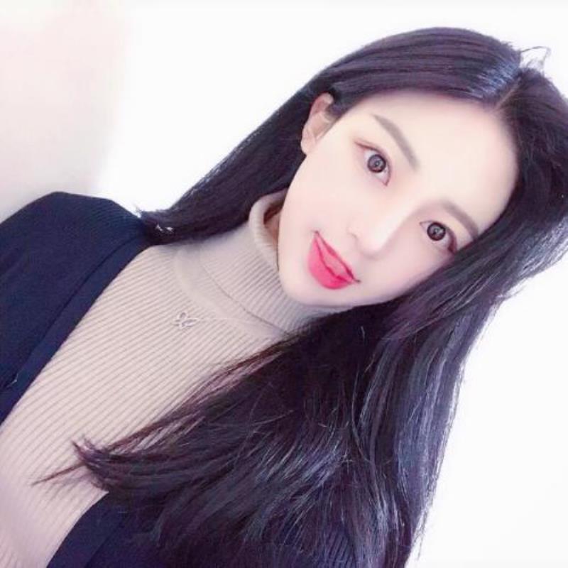 昆明陪玩伴游车展车模舒穆禄秋烟 昆明陪玩伴游车展车模舒穆禄秋烟