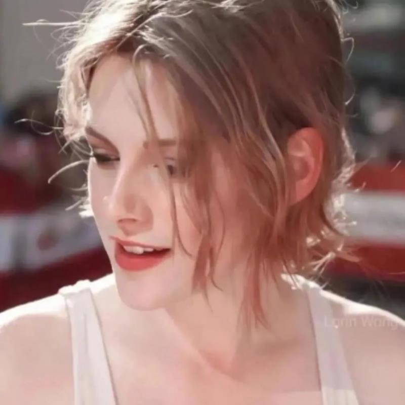 昆明私人导游陪玩电竟网红招慧