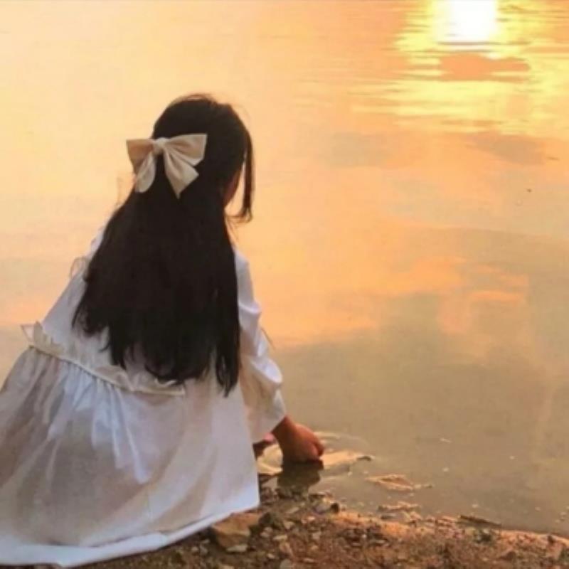 昆明私人伴游女孩干花制作光静璐