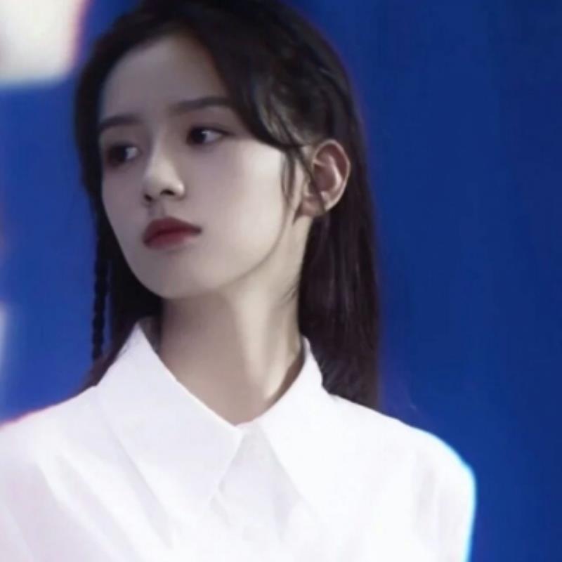 昆明结伴游玩主播网红偶曼青 昆明结伴游玩主播网红偶曼青