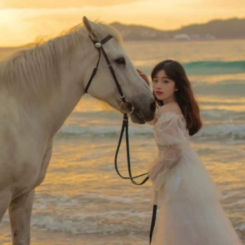 昆明伴游交友空姐太史怜蕾