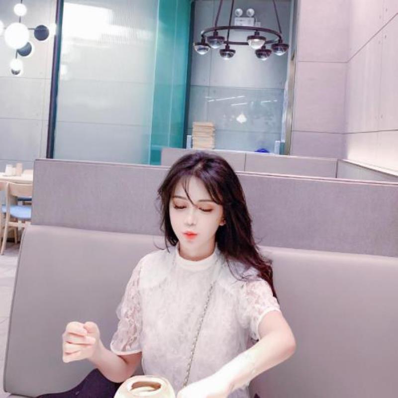 昆明私人伴游女孩靓丽车模公叔蒋莹