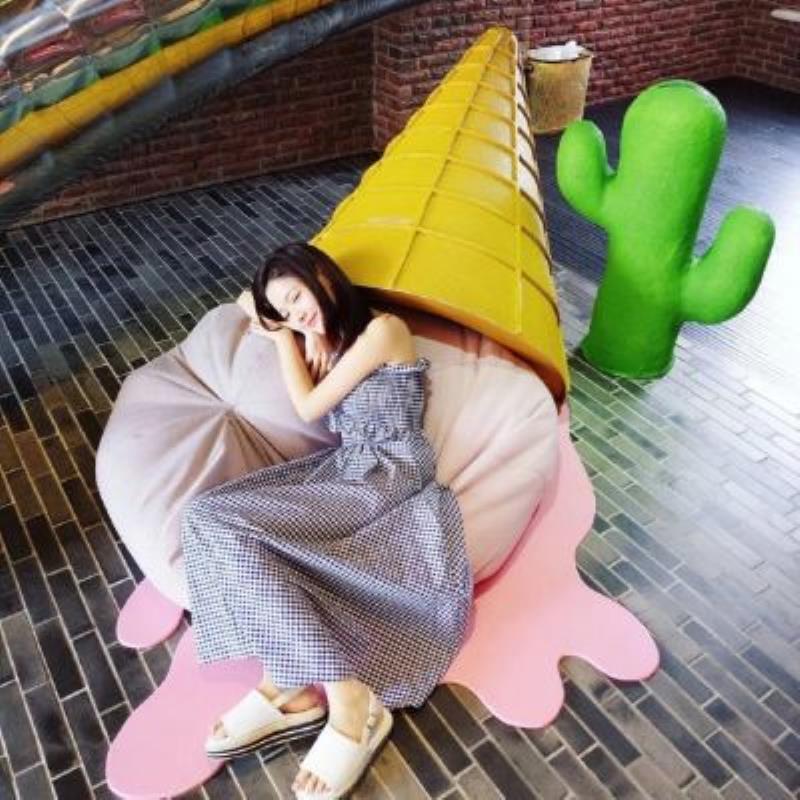 昆明结伴游玩试吃员嬴⼩萍