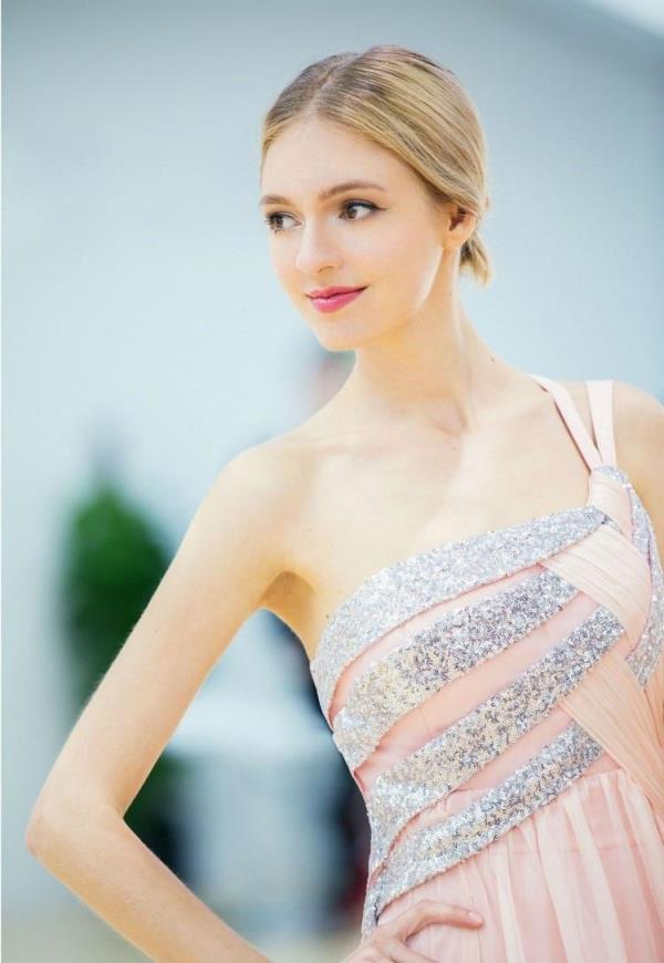 厦门商务伴游学生佟迎松 厦门商务伴游学生佟迎松