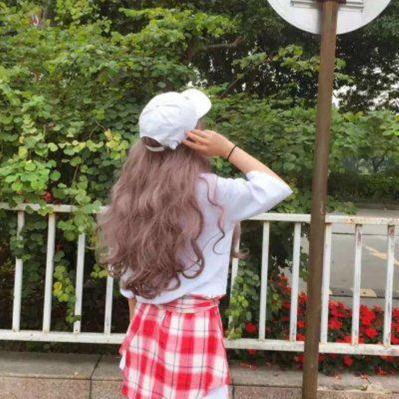 青岛伴游试驾员步都昕娇