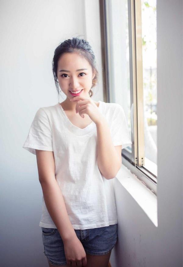 青岛旅游私人导游调酒师古芹若