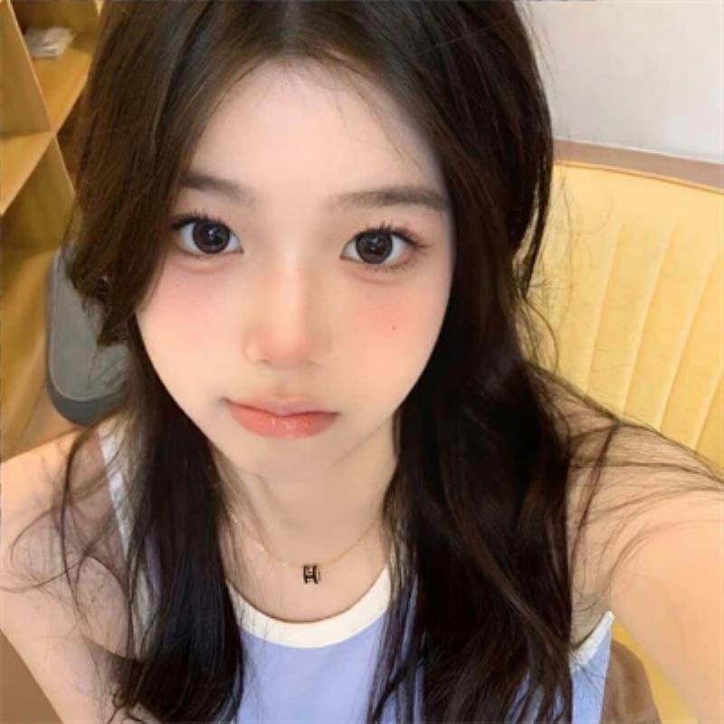 厦门美女伴游预约点歌员赫连蔚玲