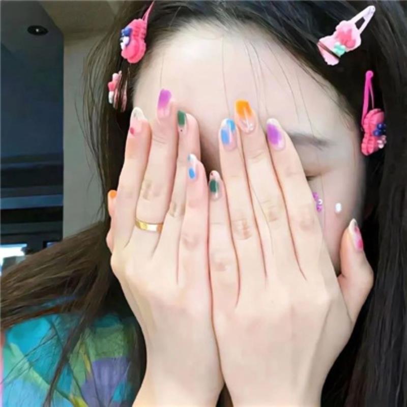 上海美女伴游预约业务员靳雪珊