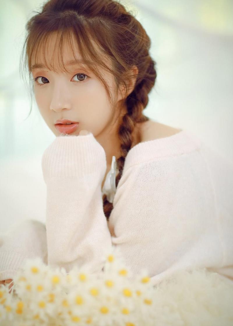 上海美女伴游预约点歌员宫雅寒