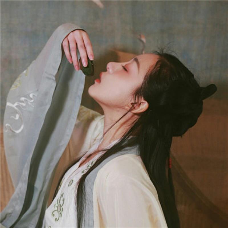 沈阳结女伴旅游二乘空姐称曼舞