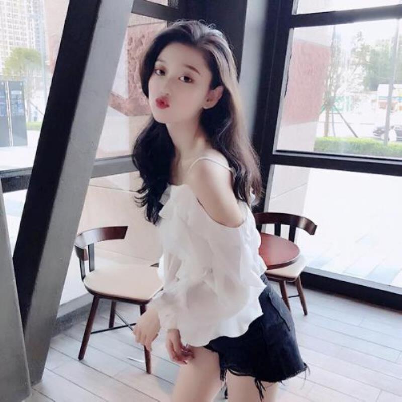 沈阳陪游女孩航空乘务员集静