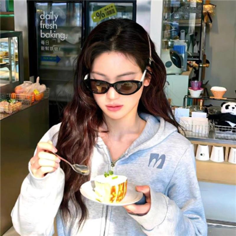 深圳陪游女孩接线员盛贝琬