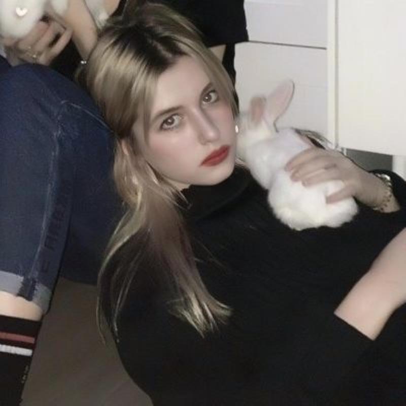 苏洲美女陪玩啦啦队庹臾文