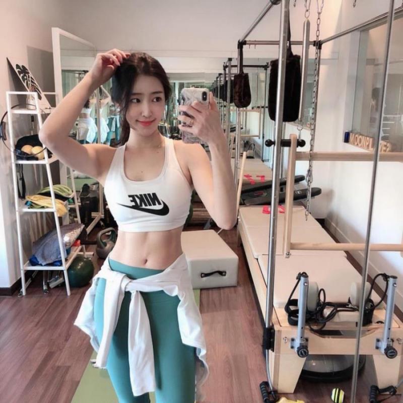 苏洲私人伴游女孩美女主播范黛慧