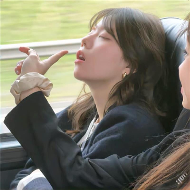 天津陪游歌手主播冀雅素