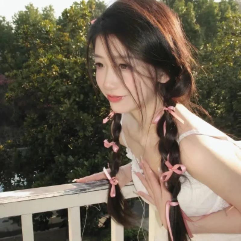 天津导游可爱车模屈玉曼 天津导游可爱车模屈玉曼