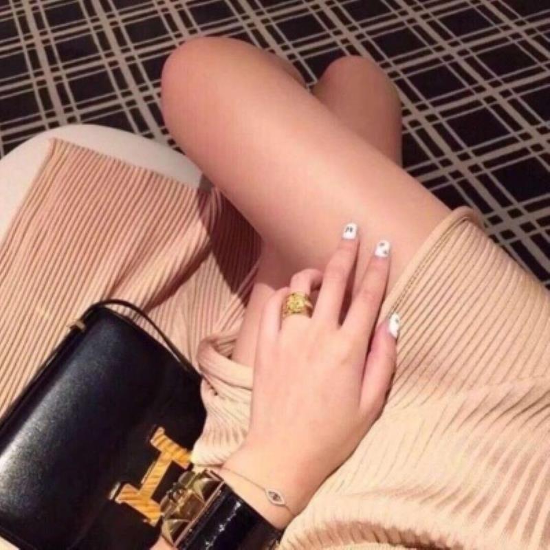 深州私人伴游证券经纪人阚怡研