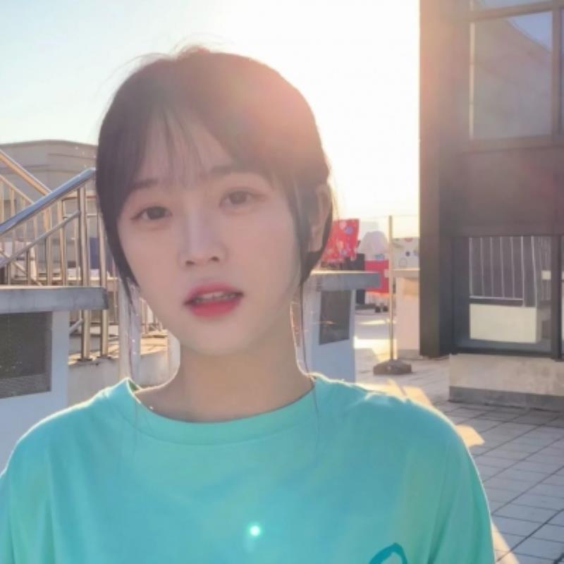 张家界商务伴游电商网红铁含双