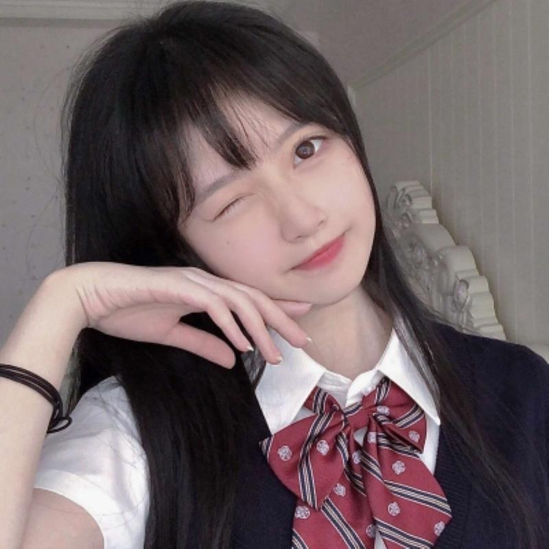 营口美女陪玩店内销售员凃肖⼭梅