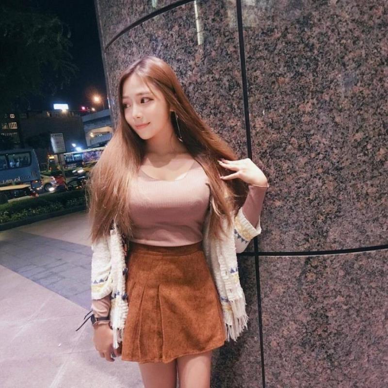 延安结女伴旅游才艺网红斋述萍