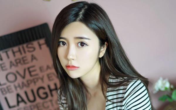 武汉伴游小姐姐交易员雷依琳 武汉伴游小姐姐交易员雷依琳