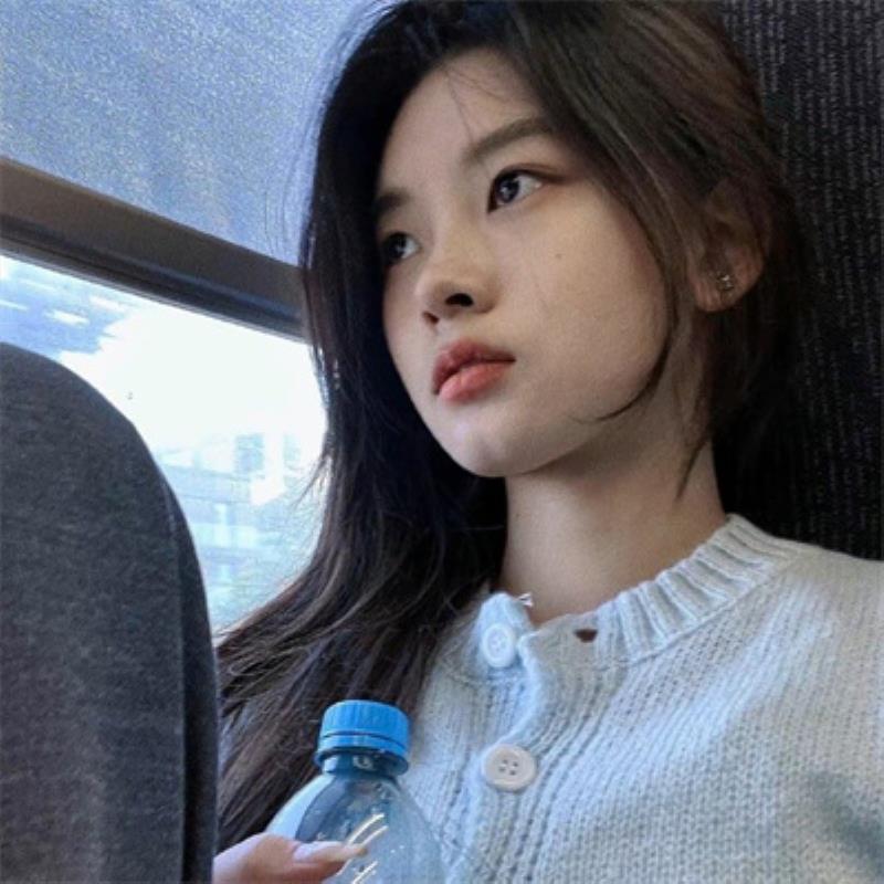 武汉陪游女孩化妆师郝悦福