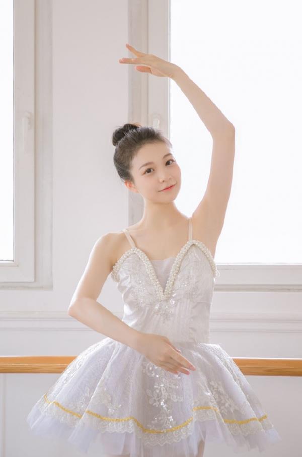 武汉私人伴游女孩直播郭聆玉 武汉私人伴游女孩直播郭聆玉