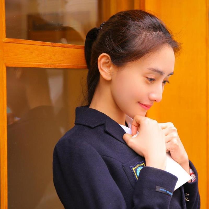 武汉美女伴游预约鲜花店缪露灵