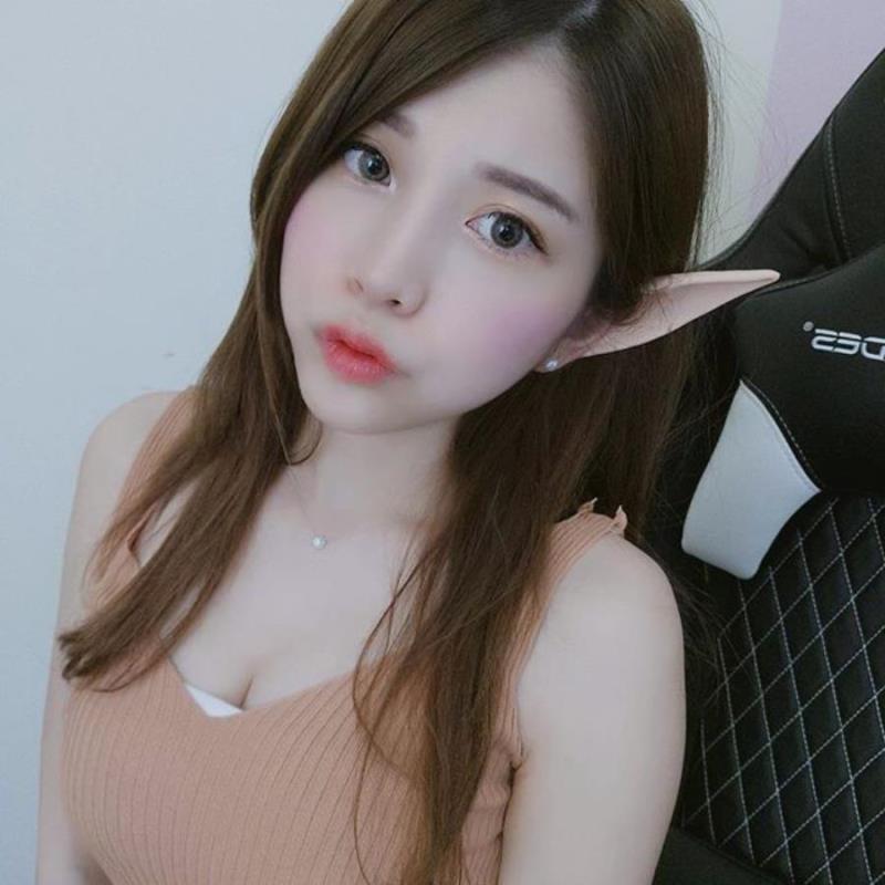 武汉女伴游表演网红安迹花