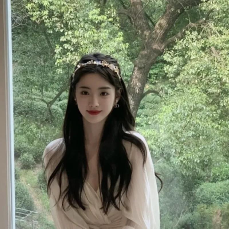 武汉伴游服务内部车模许冰之 武汉伴游服务内部车模许冰之