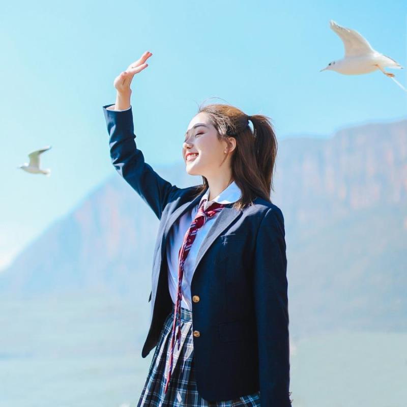 西安陪游女孩电商睦恨天