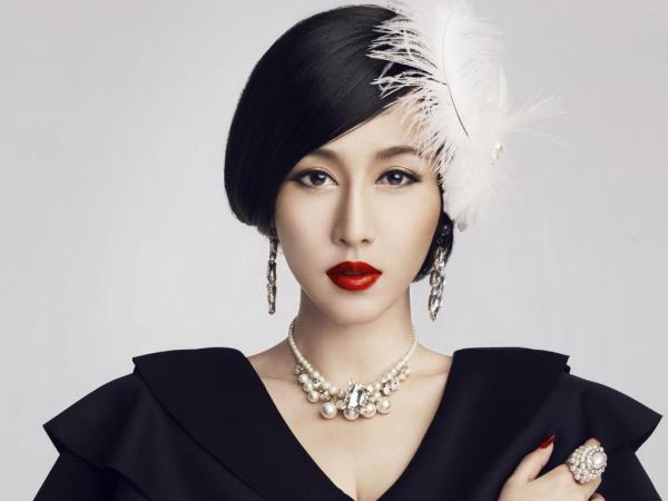 西安私人伴游咨询师户玲凌 西安私人伴游咨询师户玲凌