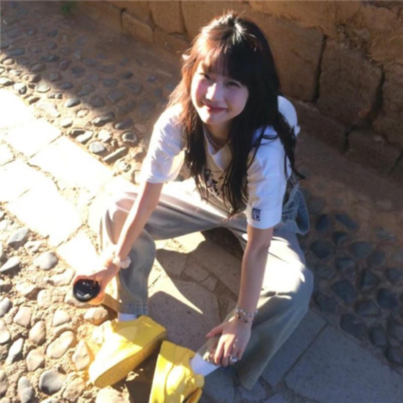 西安陪游女孩高挑空姐邓韵颖