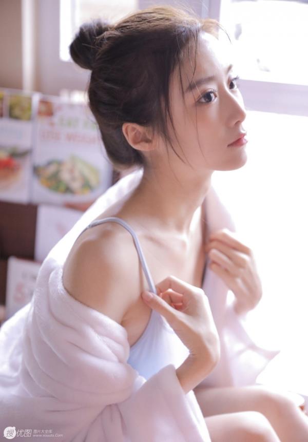 西安美女伴游预约护士查欣羽 西安美女伴游预约护士查欣羽