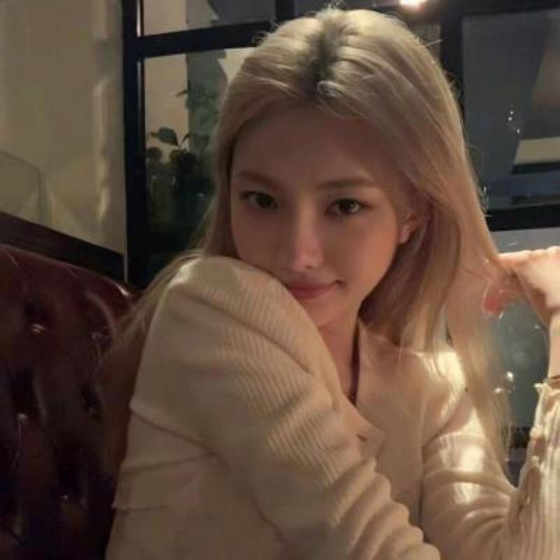 建德美女伴游预约插花师钮锦瑛