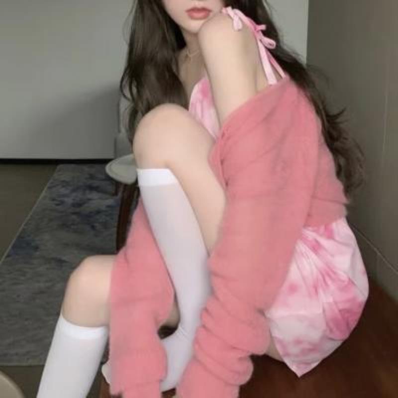 亳州结伴游玩纯情车模少芳春